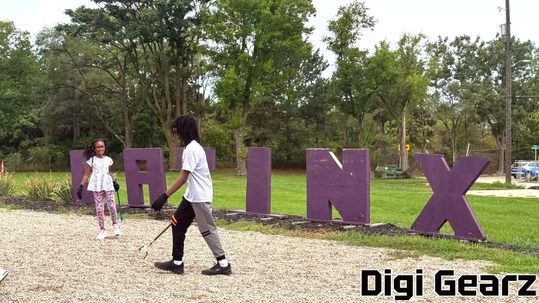 Latinx Technology & Community Center hosts neighborhood cleanup event