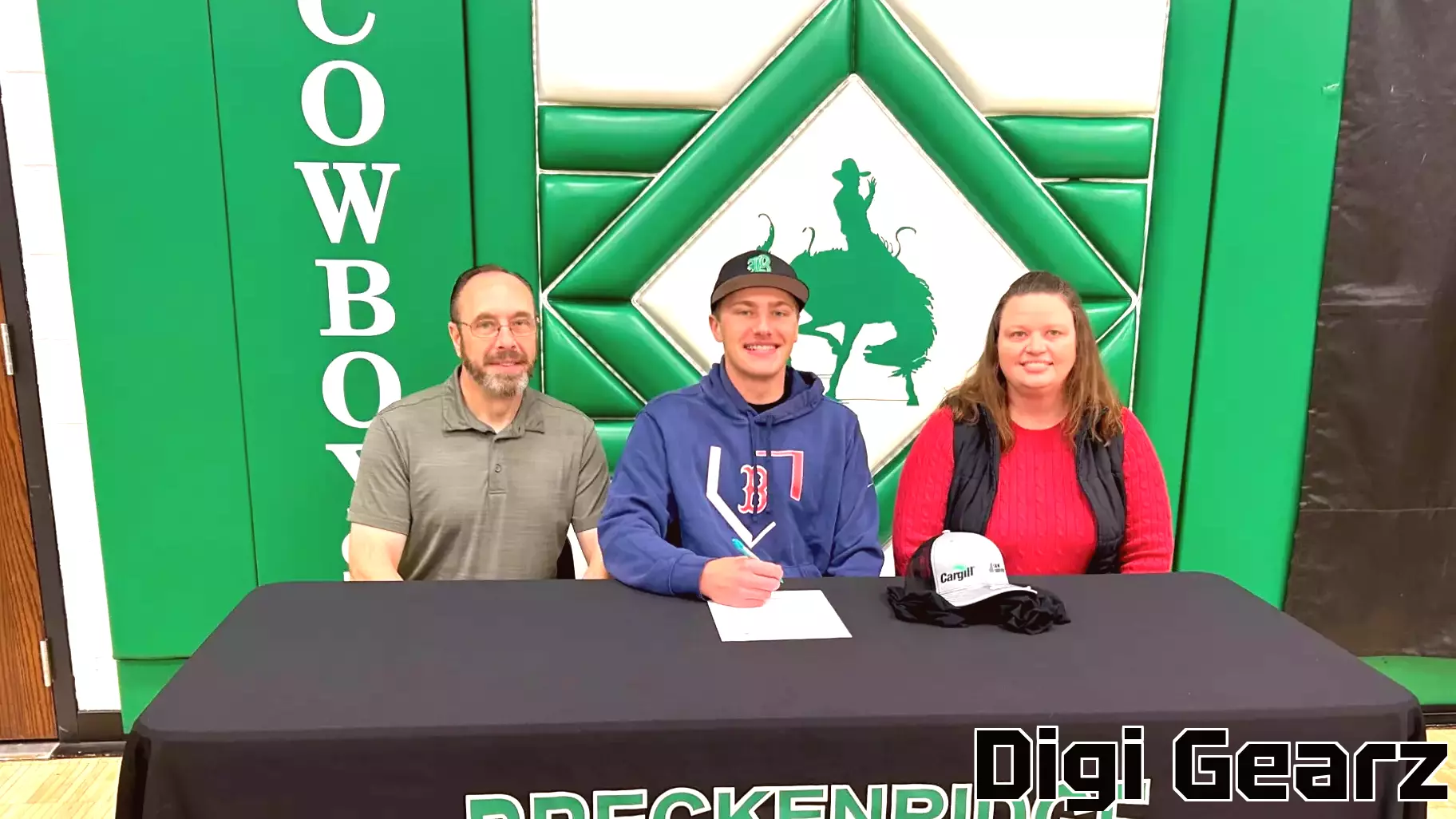 Teberg signs sponsorship for NDSCS electrical technology program