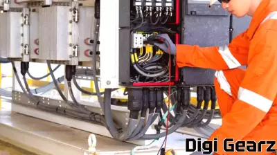 Will Houston SMR Operations Center Bring NuScale Power's (SMR) Technology Closer to Core Energy Customers?